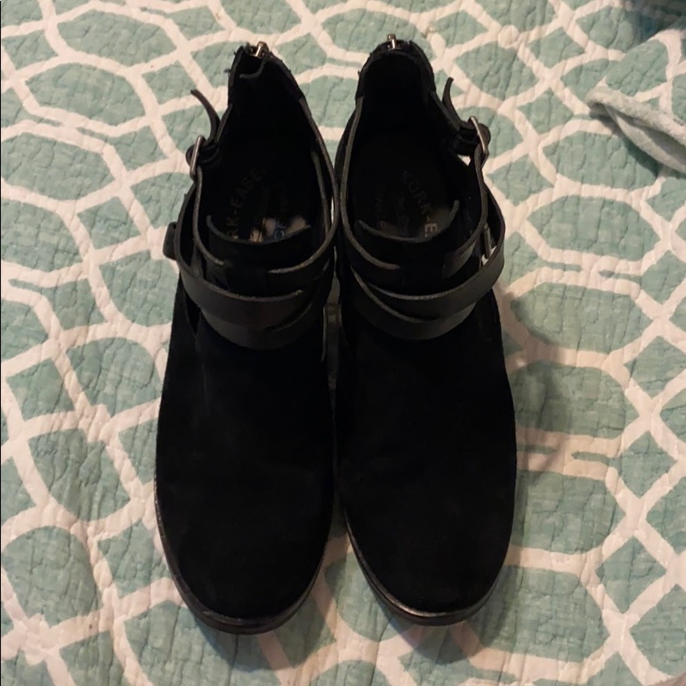 Kork-Ease black suede booties 7 1/2